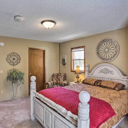 Hill City Hideaway Near Mt Rushmore and Hiking