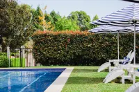 Bells at Killcare Boutique Hotel, Restaurant & Spa - Parking