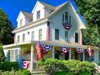 Bourne Bed and Breakfast Hotels near Ogunquit Memorial Library