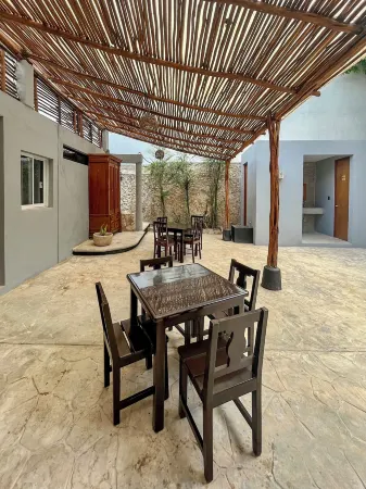 Ariché Valladolid Hotel & Hostal Отели рядом с достопримечательностью «Cenote Suytun»