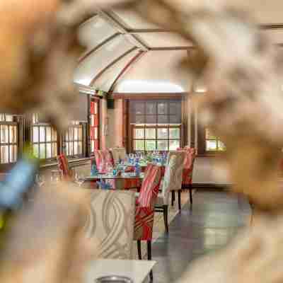 Logis Hôtel la Commanderie de Champarey Dining/Meeting Rooms