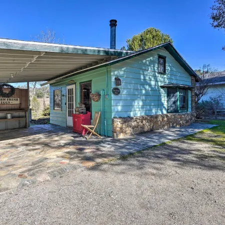 Cozy 'Story Book Barn Cottage' w/ Scenic View