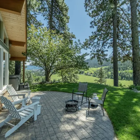 River Heights Home 3 Bedroom Cabin by RedAwning
