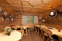 Appartementhaus Sieglinde - parking