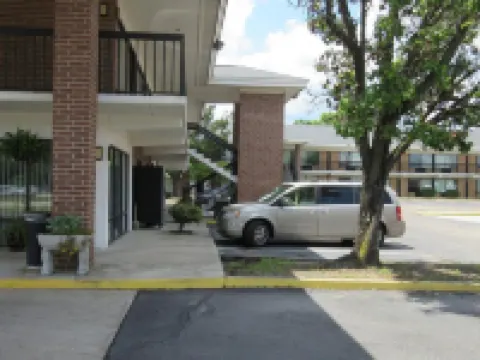 Travel Inn - Lugoff Hotels in Lugoff