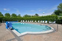 Bar Harbor Motel - Beach