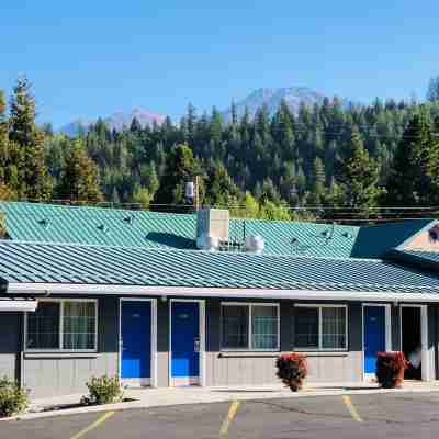 Pine Needles Inn Hotel Exterior