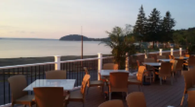 ザ ネスト オン サラトーガ レイク サラトガのホテル