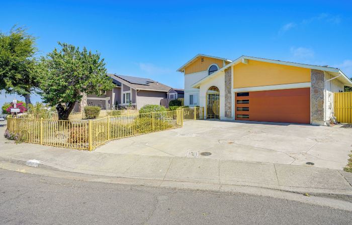 Vallejo Home w/ Spacious Deck, Hot Tub & Views