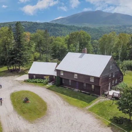 Mtn Views Colonial Home on Kingdom Trails!