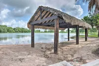 Lakefront Wallis Ranch w/ Private Beach & Patio! - Wifi