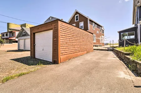 Beachfront Connecticut Retreat with Views!