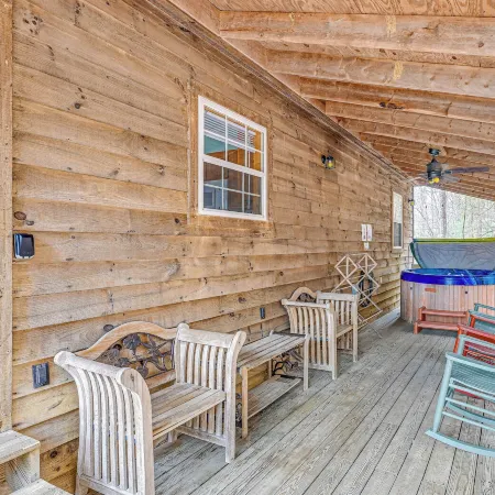 Peaceful Bryson City Cabin - Fire Pit and Hot Tub!