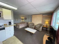 Raccoon Lodge Motel