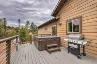 'Elkwood Lodge' Star Valley Cabin w/ Hot Tub - Pet friendly