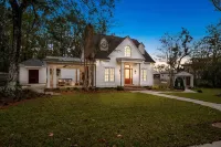 Luxe Fairhope Home w/ Covered Patio: Walk to Bay - spa