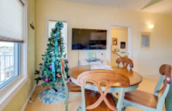 Oceanfront Oasis in Cedar Key w/ 2 Balconies!