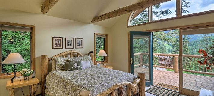 Rustic Home on Whitefish Mountain, Near Ski Run! Hotels in Whitefish