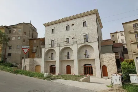 Palazzo 1892 Guest House Отели в г. Розето-Вальфорторе