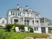 Admirals Quarters Inn Hotels in Lincoln County