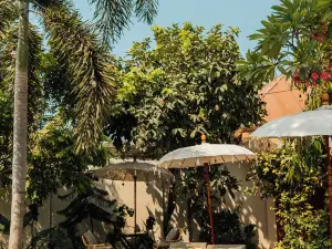 Hani Hideaway