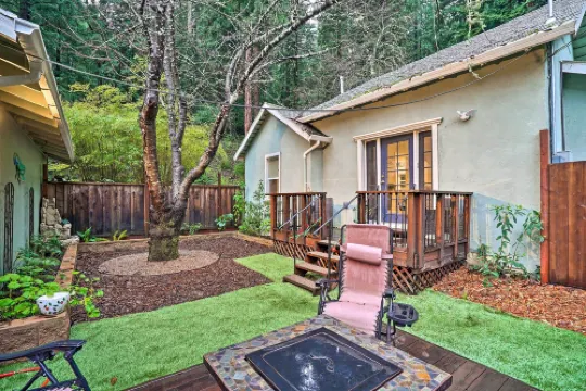 California Cottage < 4 Mi to Redwood Hiking Trails