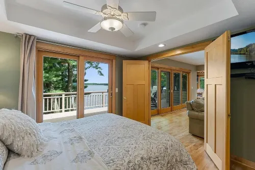 Woodsy Waterfront Retreat on Gorgeous Balsam Lake Hotels in Balsam Lake