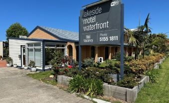 Lakeside Motel Waterfront