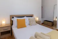 Akre, Marlas Tinos - Homestays
