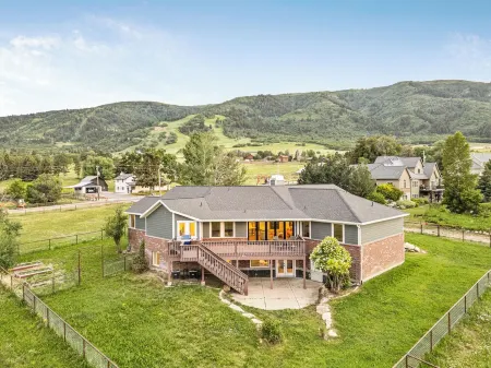 Family Gathering Home 2 Minutes from Nordic Valley Ski Resort