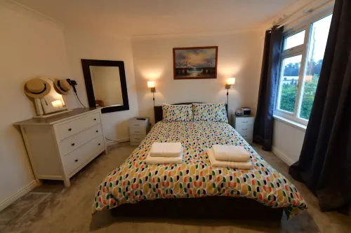 2Bd Garden Home - A Short Walk to Stonehenge - Bungalows