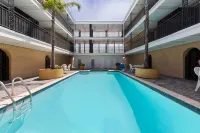 Super 8 by Wyndham New Orleans