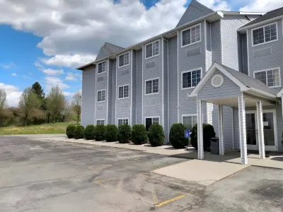 Spark by Hilton Clarion Hotels in Monroe Township