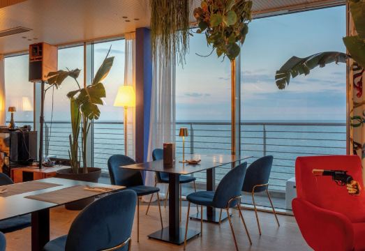 1. 우아팔라 호텔 ..