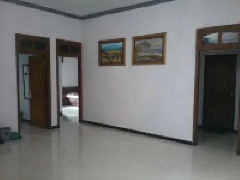 Hotel "NGEBEL INDAH"