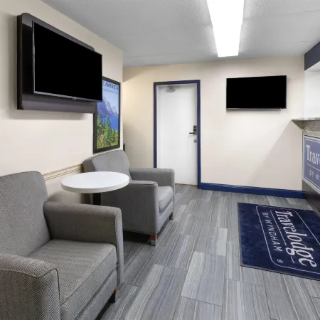 Travelodge by Wyndham Madison Heights MI