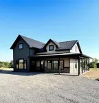 Hidden Seewald Cabin on Vineyard with Hot Tub Hotels in Montrose County