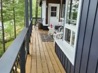 Waterfront cottage @ Muskoka Pines kayaks/ fireplace /bbq/firepit Hotels in Gravenhurst