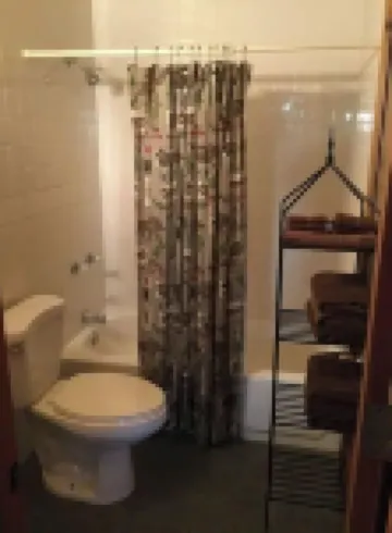 Cabin #2 at Snug Harbor Cabins Lake Eufaula, OK