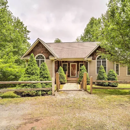 Pond on-Site! Dog-Friendly Blue Ridge Mtn Retreat