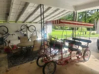 5 minutes from the beach! Water access with kayaks and launch from house!