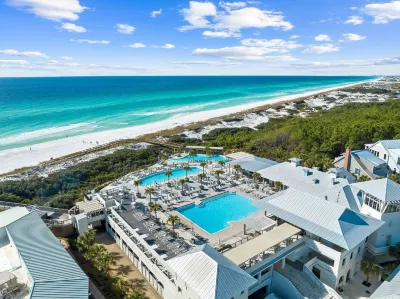 Short Walk to Beach Club, Close to Seaside 3Br Home & Carriage House Home Hotel in zona Beach Ready Spa