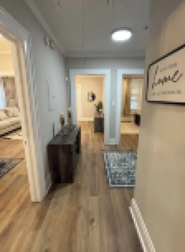 Fully renovated Charming 2-bedroom with full kitchenin amazing at1423 Madison av