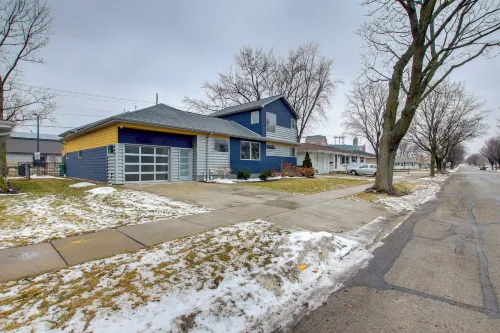 Green Bay Getaway Near Lambeau Field and Resch! - بار