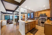 Private Dock and Year-Round Pool Access - Stunning Lakefront Retreat Hotel a Kings Beach