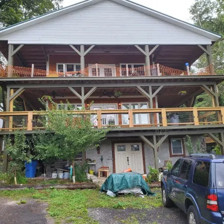Elmhurst House/ Town-House - Gnd Floor - 3Bd Catskill Mtn View