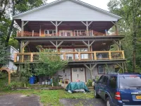 Elmhurst House/ Town-House - Gnd Floor - 3Bd Catskill Mtn View