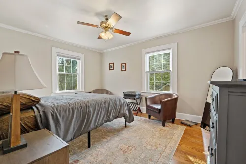 Holly Hill..  3-bedroom home in Historic Gastonia private yard 20min to Airport