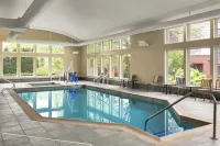 Homewood Suites by Hilton Burlington - Pool