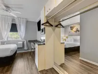 Hotel Chicago West Loop, SureStay Collection by Best Western Hotels near Douglas Park